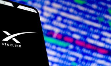 भारत सरकार से Starlink के Broadband के Pre Booking पर रोक लगा दी हैं।